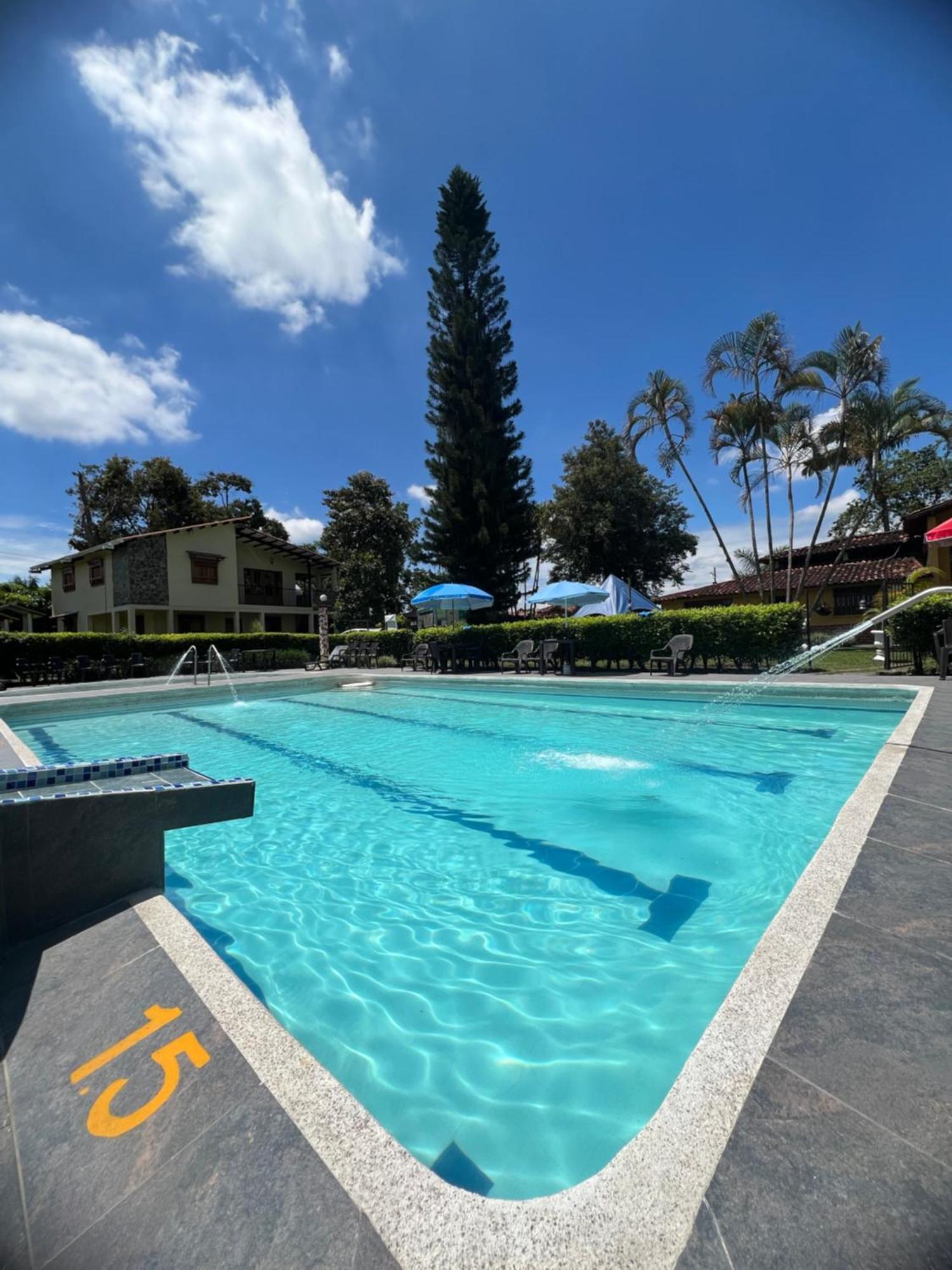 Villa Alejandra Del Quindio Calarcá Extérieur photo