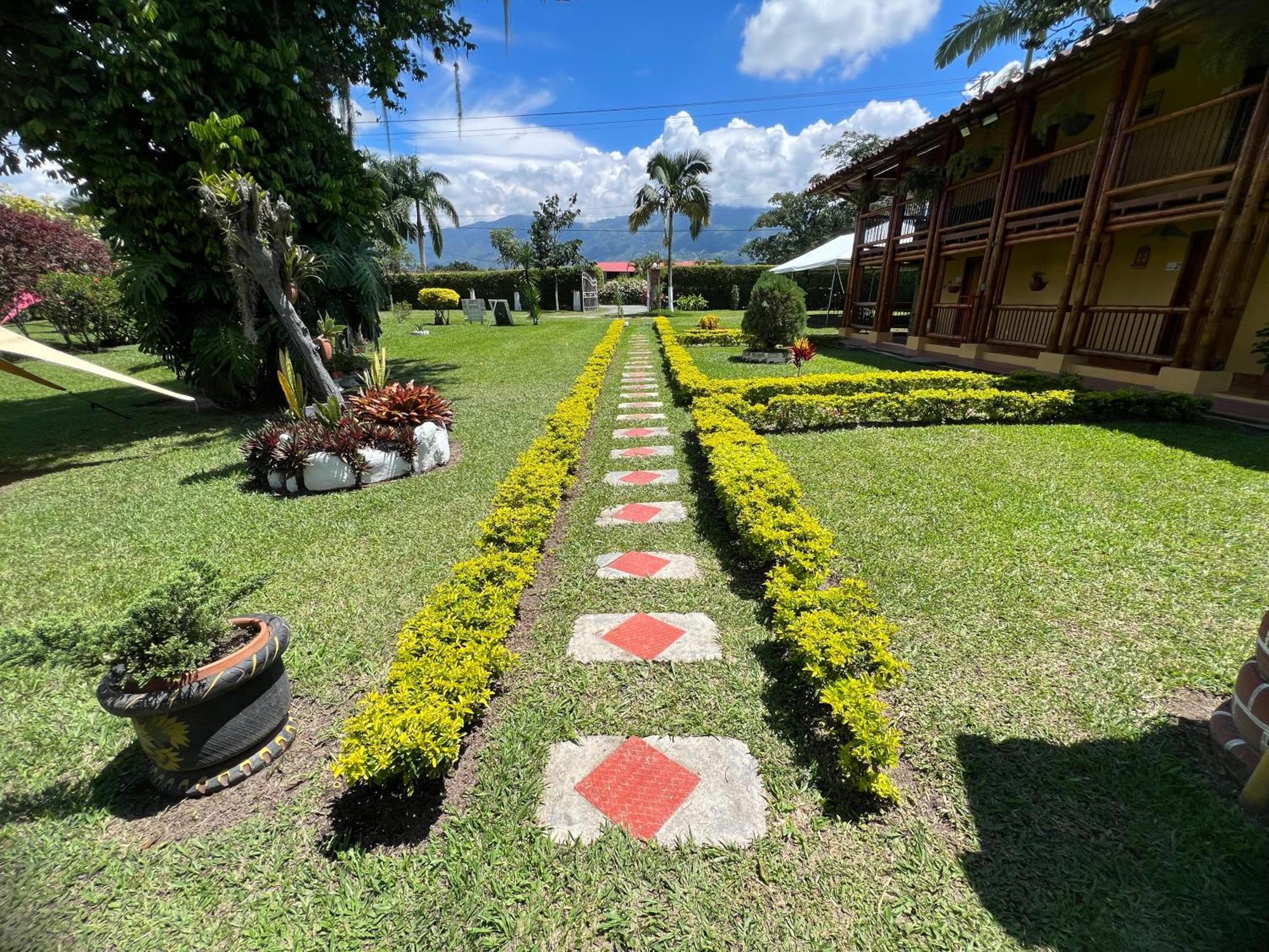 Villa Alejandra Del Quindio Calarcá Extérieur photo