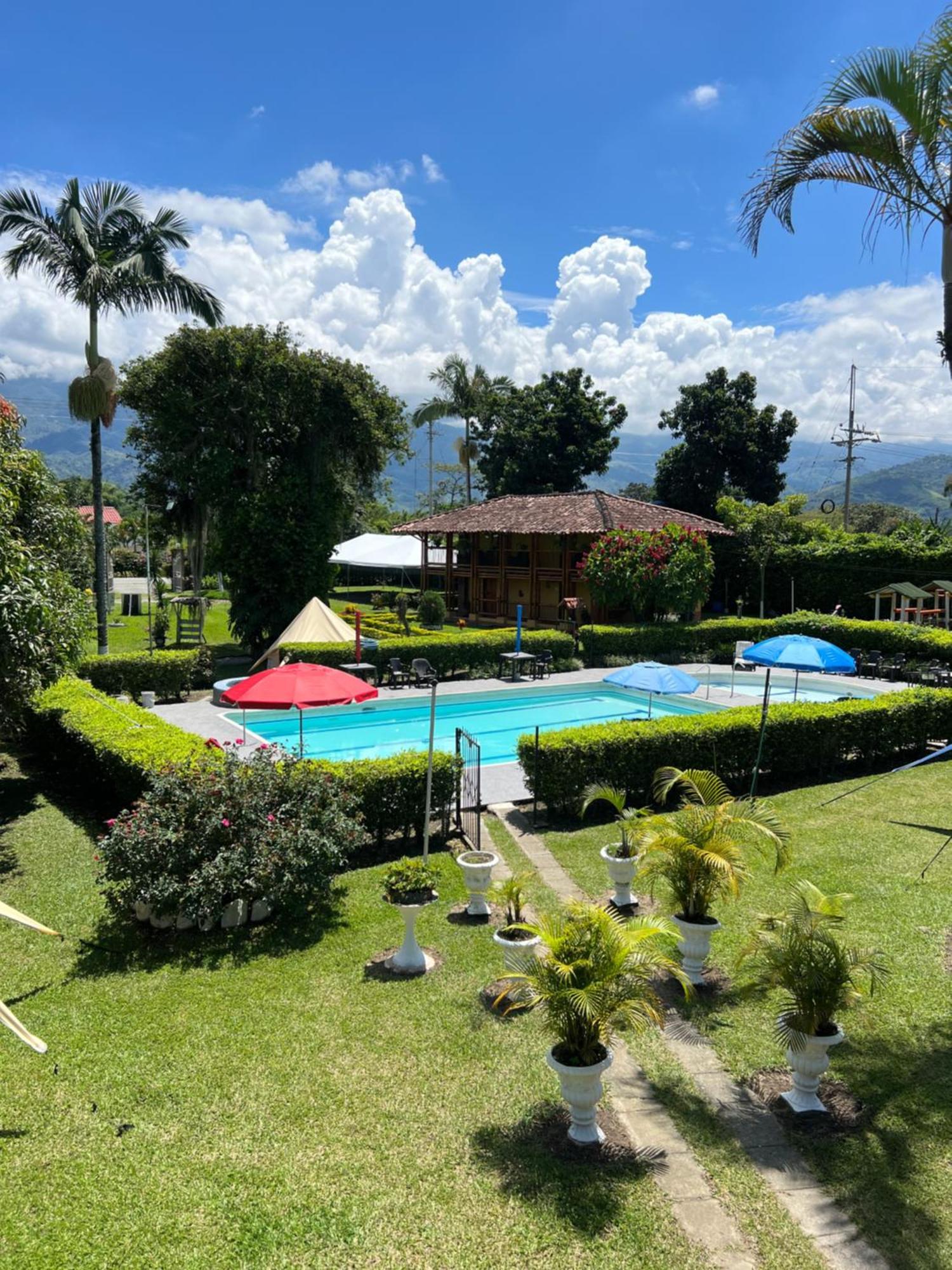 Villa Alejandra Del Quindio Calarcá Extérieur photo